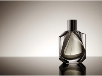 Scent Psychology: How the Right Fragrance Can Boost Your Confidence and Appeal